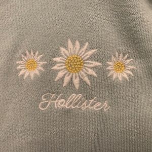 Hollister California Embroidered Flower Light Blue Cropped Hoodie Women Small
